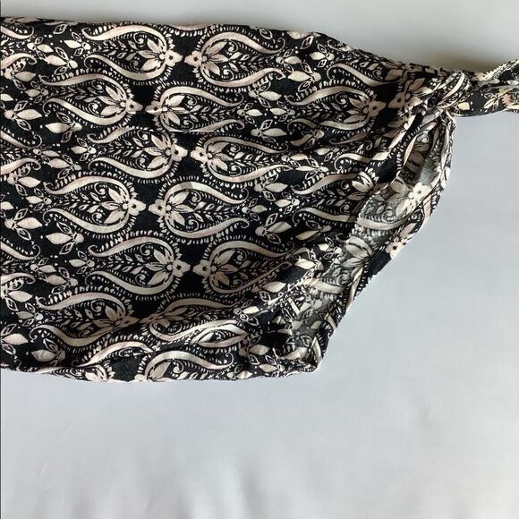 Ethereal Women’s off the shoulder blouse - Picture 6 of 10